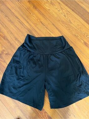 Halara High-Waist Black Women's Wide-Leg Performance Shorts